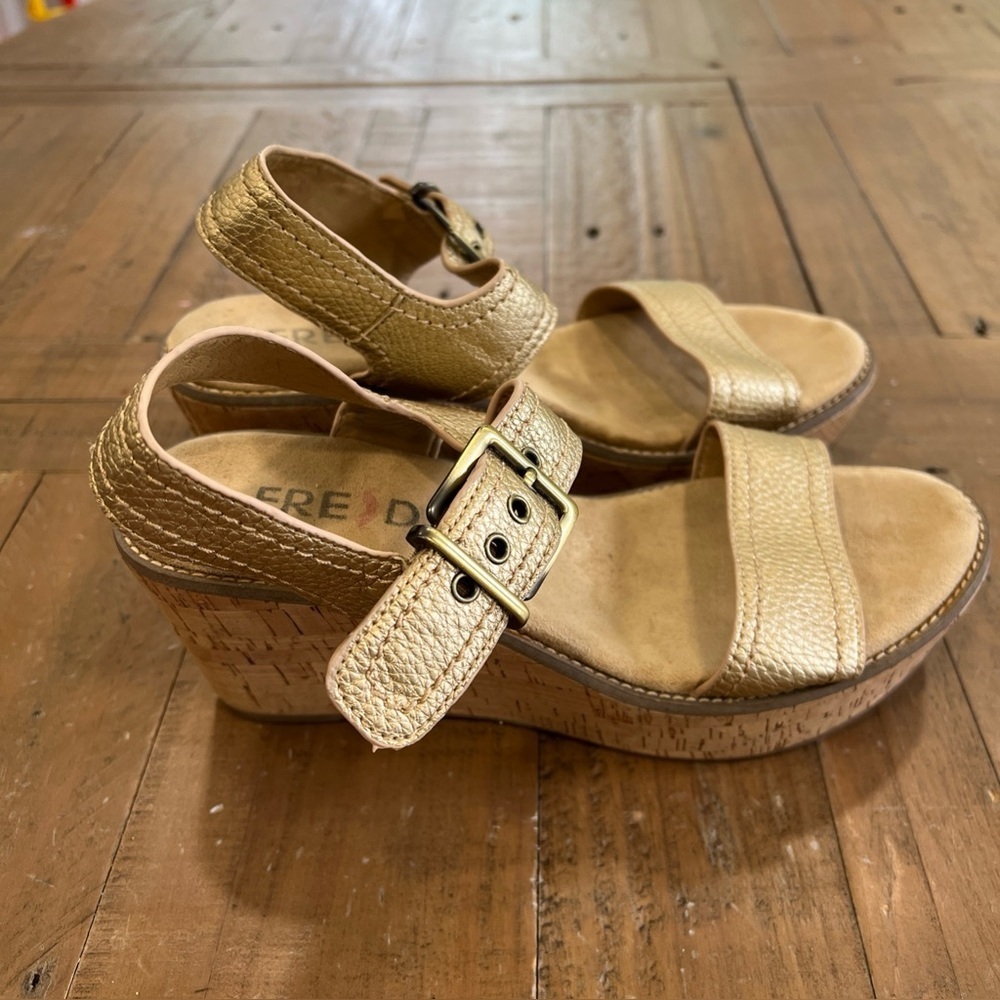 Freed Wedge Sandals Platform Cork Metallic Strap Buckles Dance Preppy Women’s 8